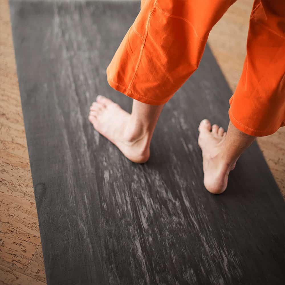 hugger-mugger-para-rubber-yoga-mat-performance.jpg