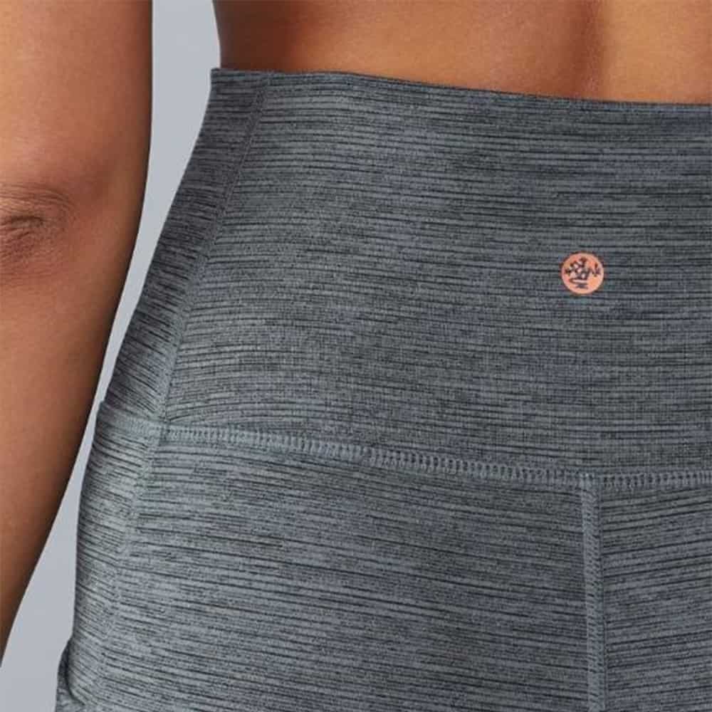manduka-essential-leggings-waist-comfort.jpg