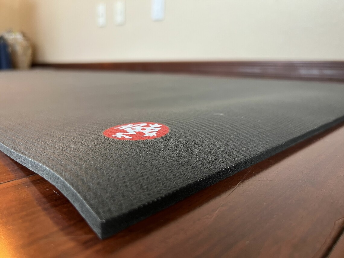 manduka-yoga-mat-close-up