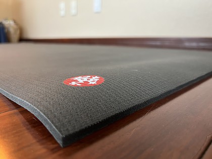 manduka-yoga-mat-close-up