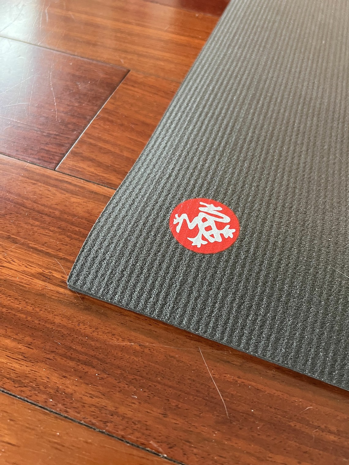 manduka-yoga-mat-rolled