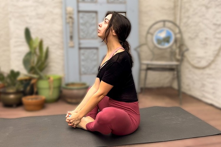 yogalicious-high-rise-sitting