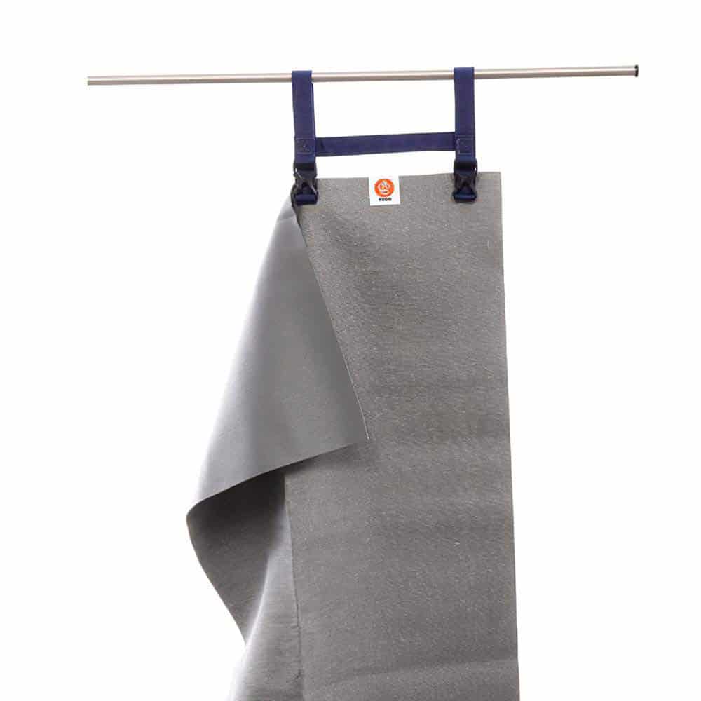 yogo-travel-yoga-mat-hanging.jpg